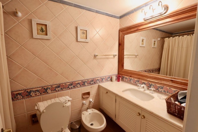 Excelente Penthouse en edificio clásico frente al mar en Manantiales